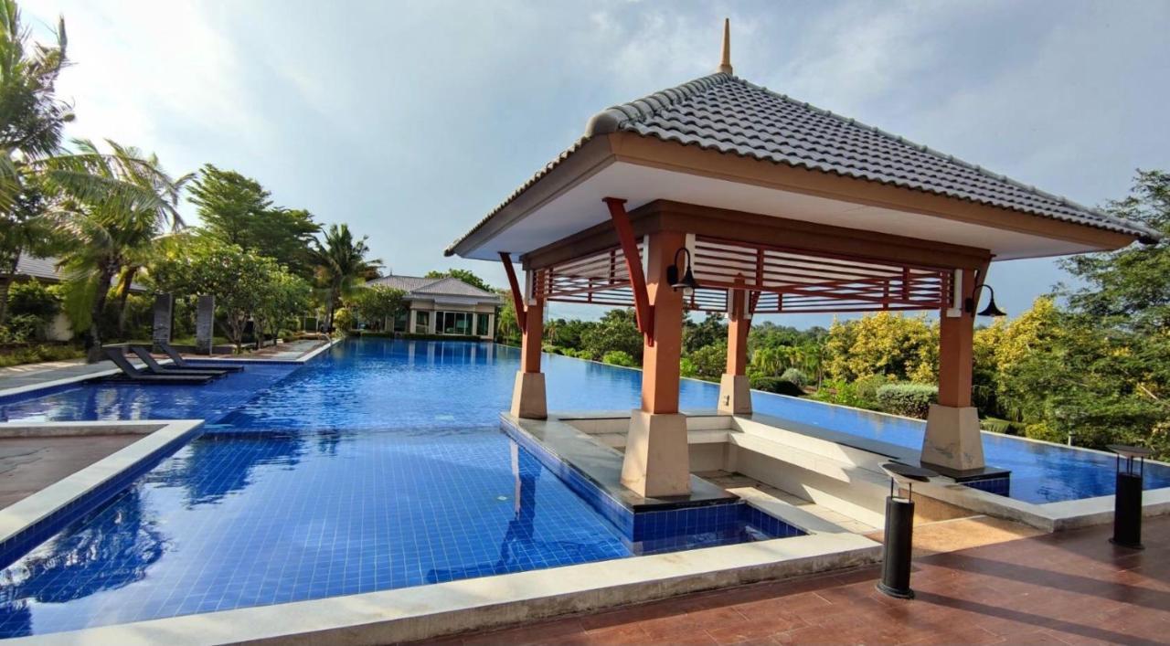 Family House @ Casa Seaside Rayong Villa Bancsakphaj Kültér fotó
